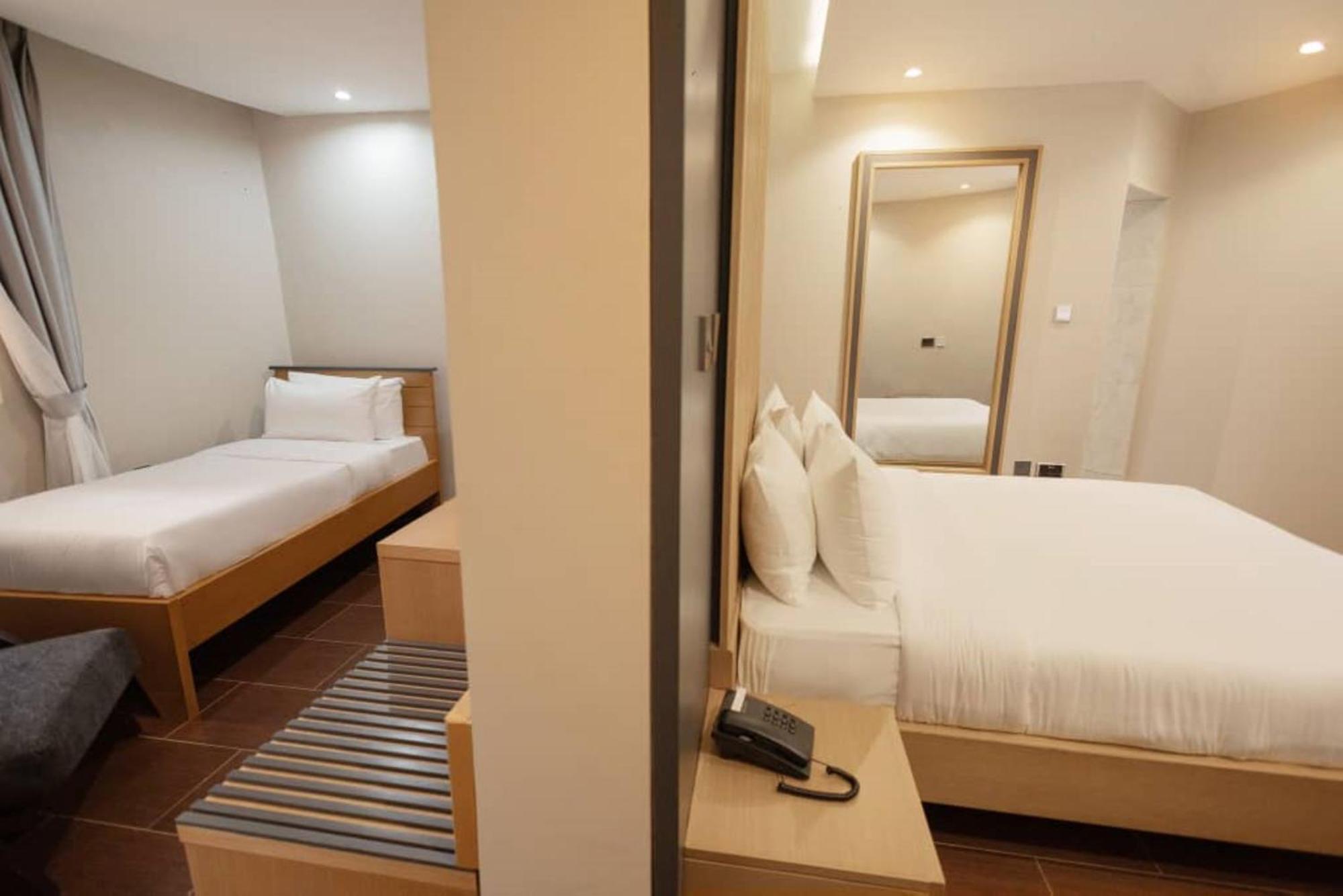 Grik Hotel - エンテベ エクステリア 写真