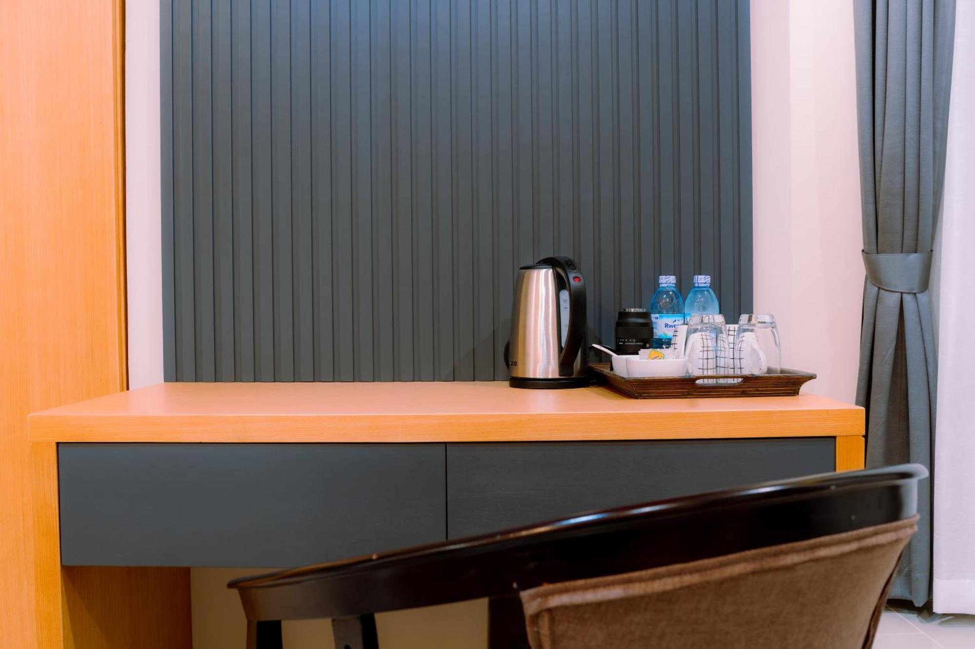 Grik Hotel - エンテベ エクステリア 写真