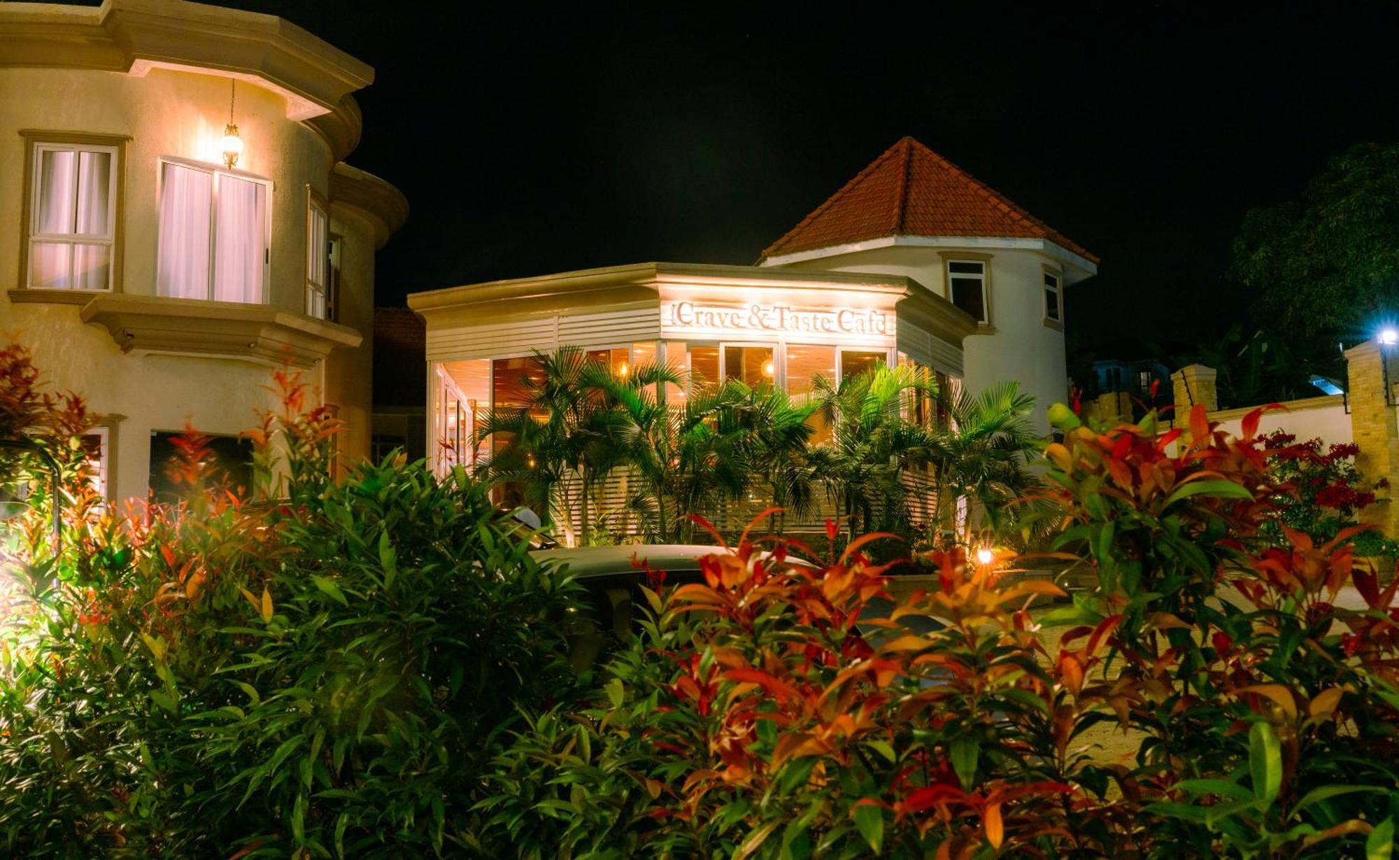 Grik Hotel - エンテベ エクステリア 写真