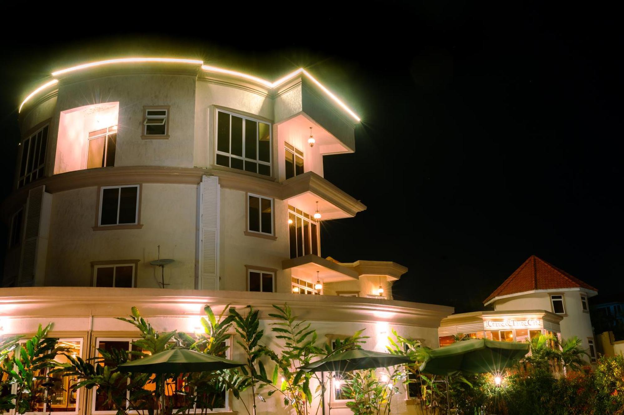 Grik Hotel - エンテベ エクステリア 写真